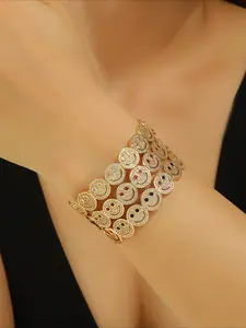 3-piece Smile Bracelet Set, Stackable Piece, Exquisite Bracelet, Comes with A Random Gift Box, Essential Gift for Thanksgiving and Christmas, Brings Good Luck