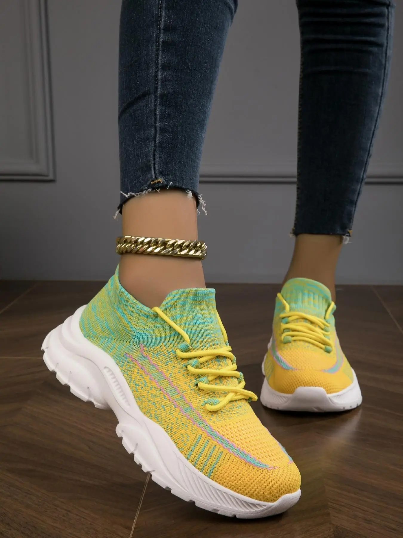 Women's Breathable Lightweight Slip On Low Top Running Shoes, Color Block Mesh Sneakers