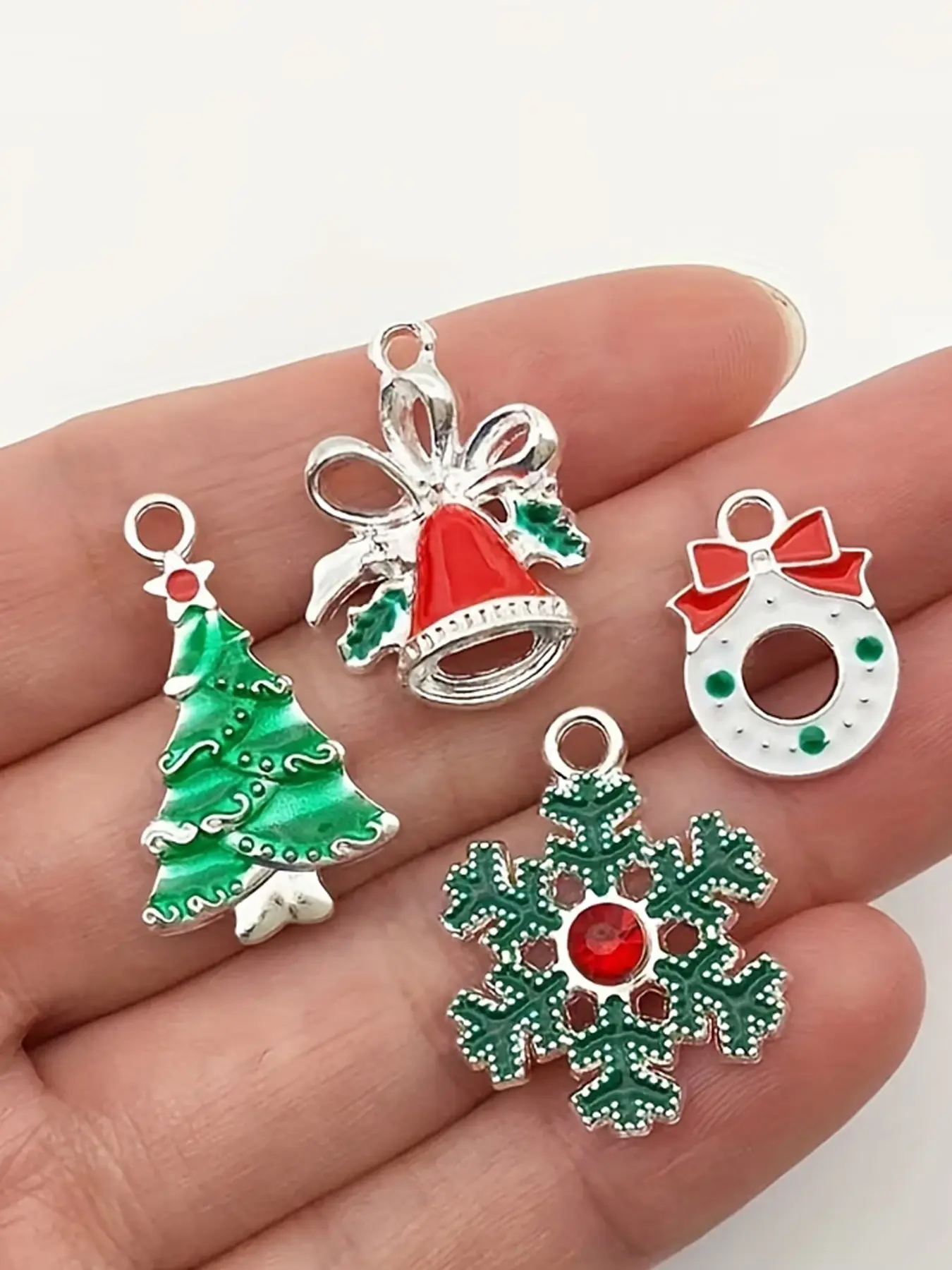 10pcs Fashion Enamel Christmas Charm Pendant for Jewelry Bracelet Earrings DIY Holiday Necklace Handmade Crafts Accessories Christmas Decoration