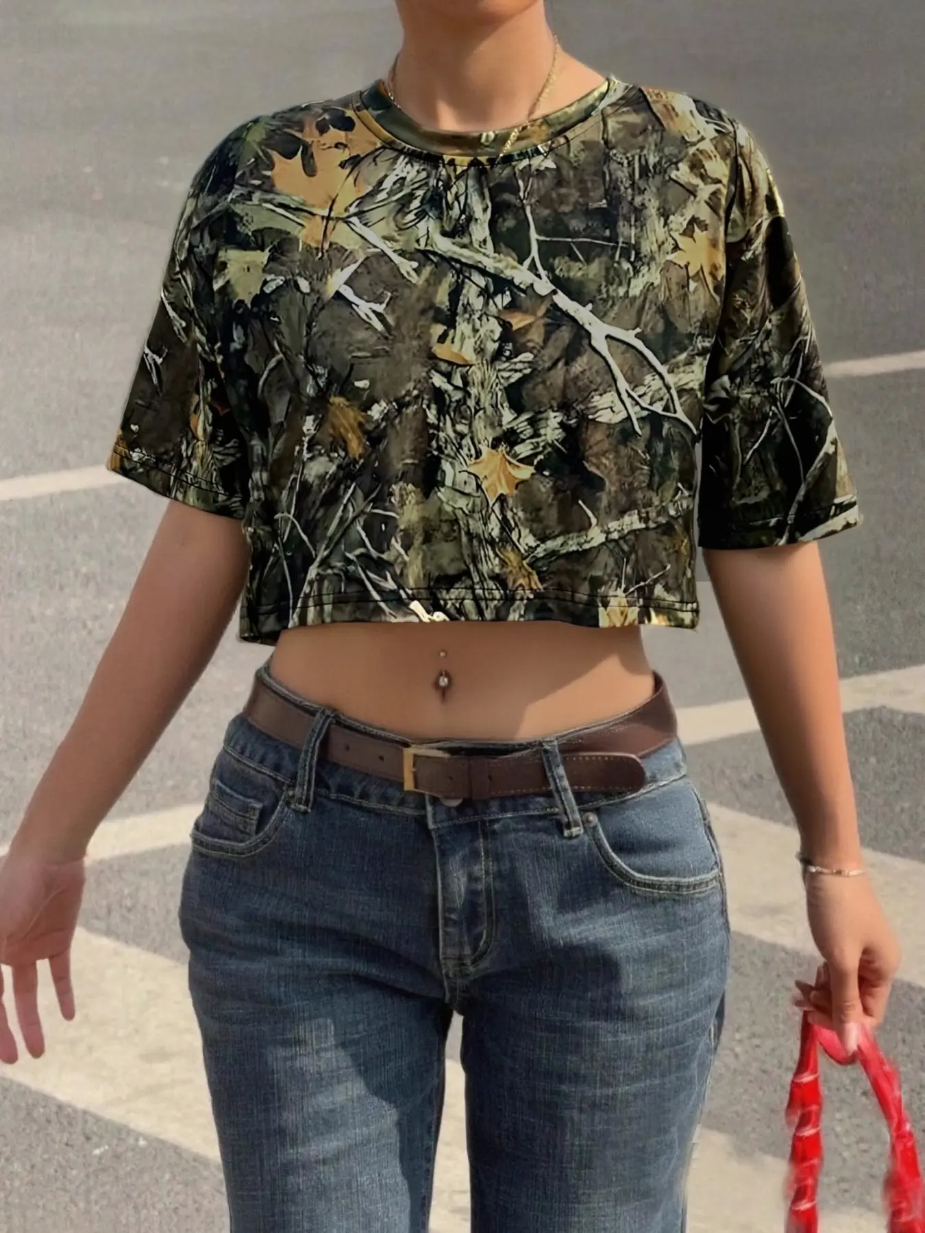 Women's Camo Print Knit Short Sleeve Crop Top, Casual Fashion for Spring & Fall, Comfortable Fit, Stylish Women's Clothing, Womenswear Cropped Top