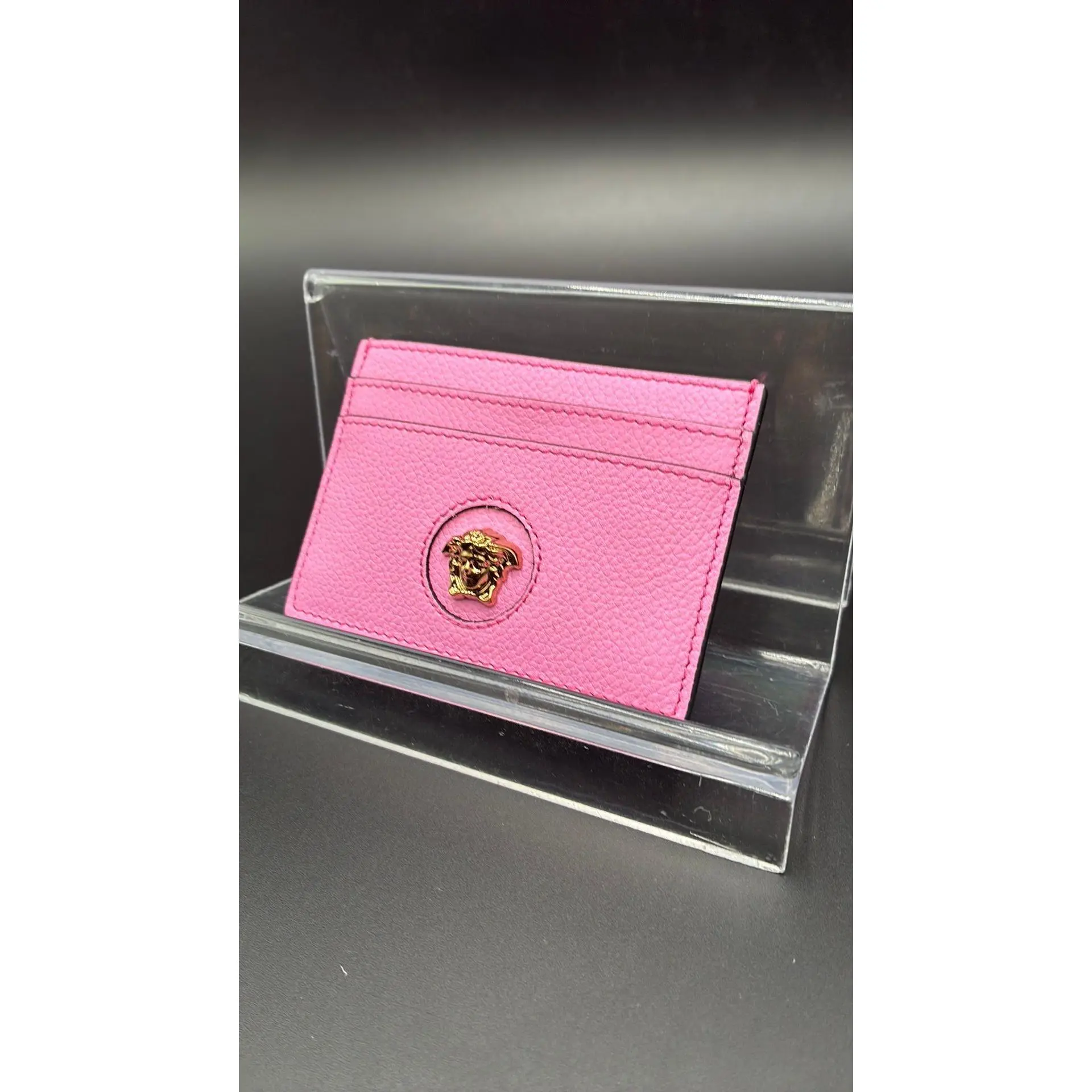 Pre-owned Leather Luxury Bags & Accessories Versace Medusa Grainy Slim Card Holder , Pink Date Code: NODC06192601. Entrupy ID: .
