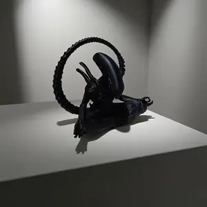 Collectible Alien Model, Unique Meditation Figure, Creative Decorative Ornament, Perfect for Gift Giving, Enhances Space Atmosphere