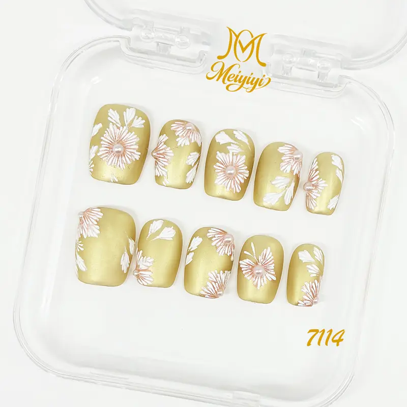 .DP.7114.Hand-painted floral luxury wearable nails