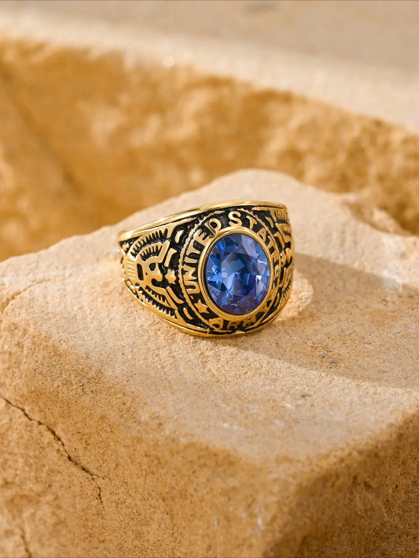 1pc Fashionable Stainless Steel Carved Eagle Totem Inlaid with Cubic Zirconia Casting Men's Ring, Beautiful Rings