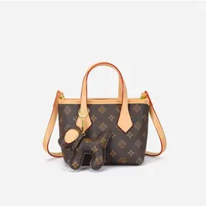 One-size-fits-all shoulder and crossbody bag with zipper for young and middle-aged women