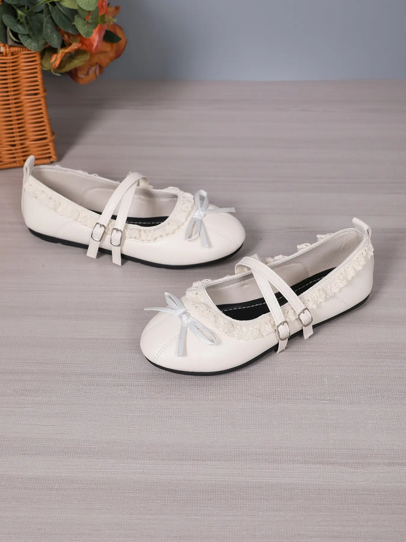 Sweet Retro Vintage Lace Trim Classic Mary Janes Women Shoes, Mary Jane Style, Soft Sole Rubber Comfortable Flat Heels, Shoes Flats, Round Toe Bow Design, Versatile Low Top Footwear
