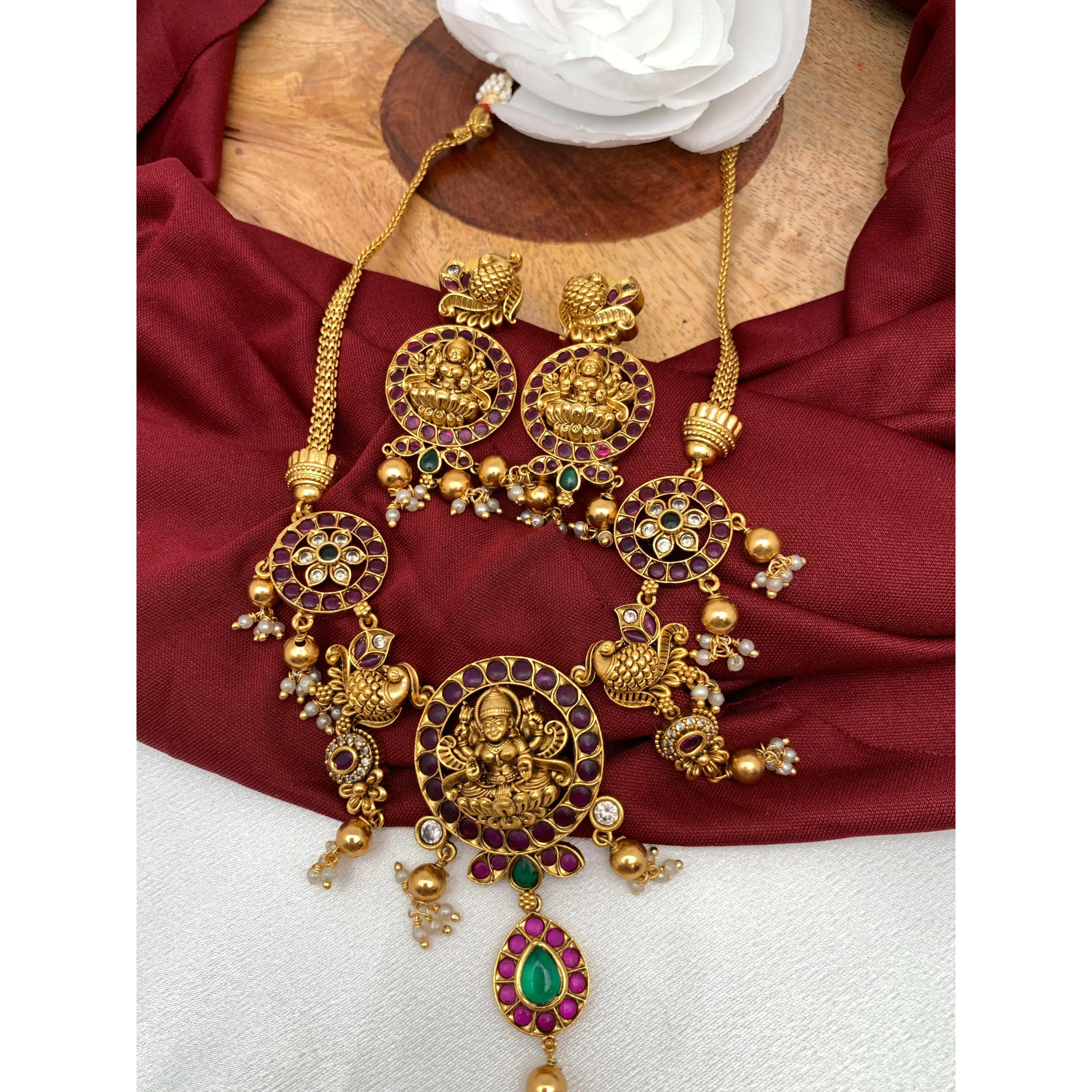 Goddess Lakshmi Red Green Kemp Chain Style Necklace
