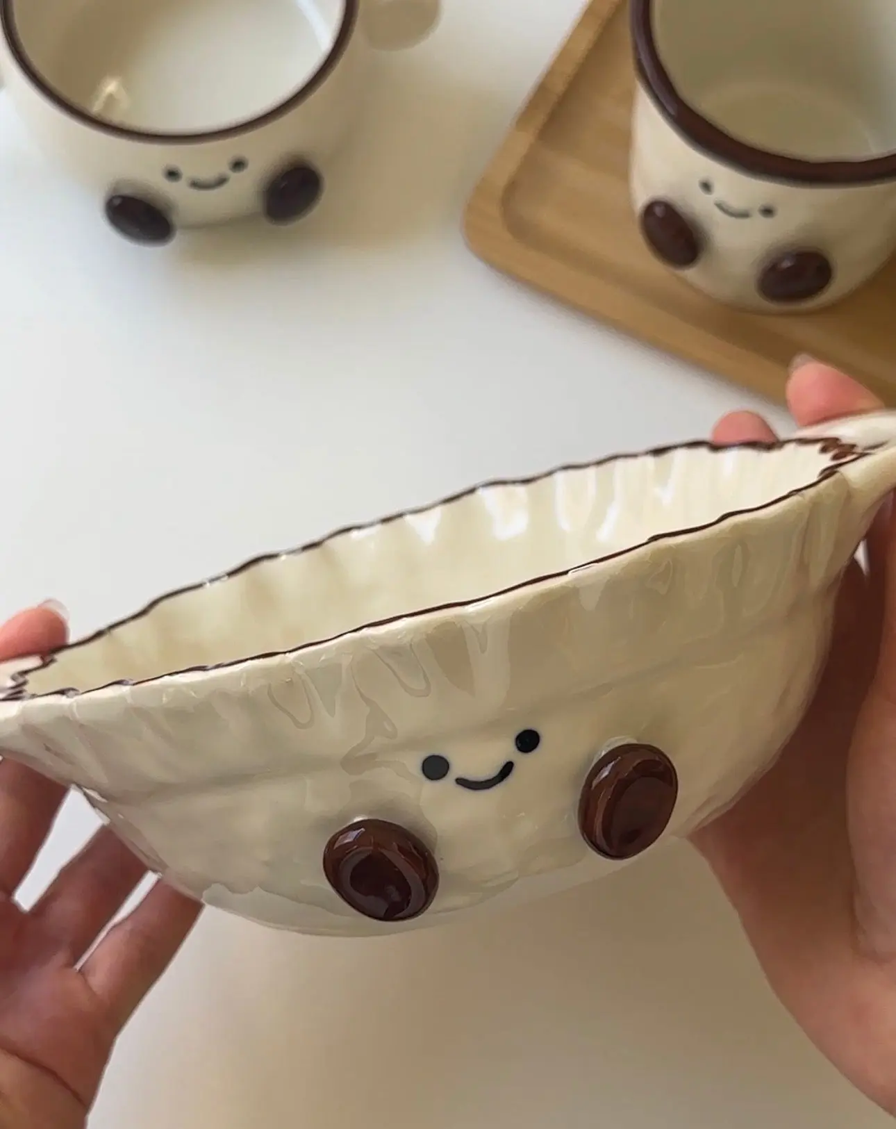Happy Cocoa Bean 9-Inch Scalloped Ceramic Bowl with Double Handles