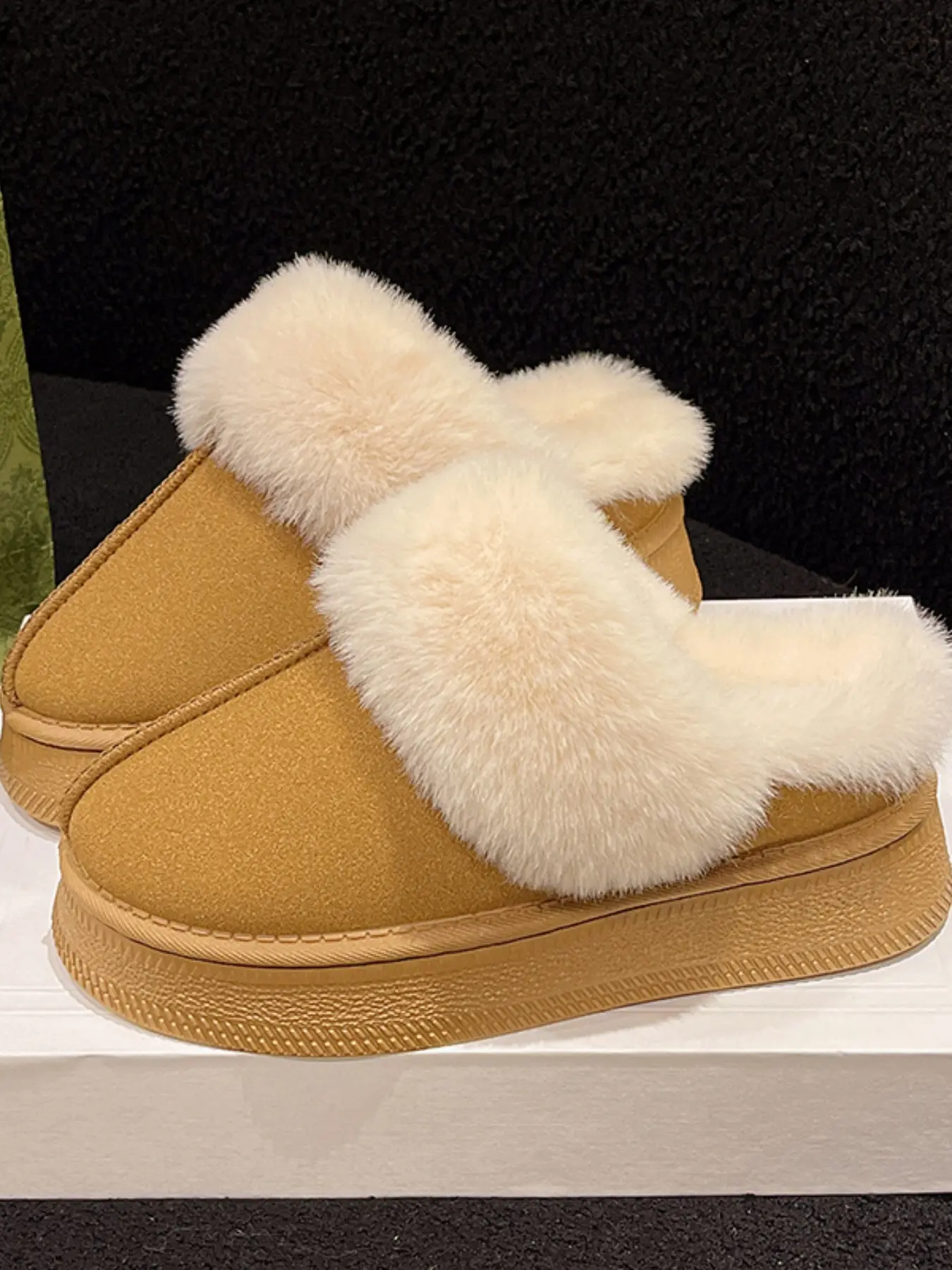 Women's Winter Fleece Lined Snow Slippers, Thick Non-Slip Sole Comfort Indoor Shoes, Fashion Design for Home Use, Perfect Christmas Gift