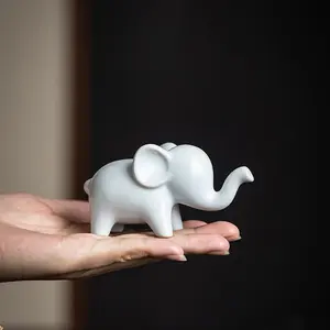 Elephant Giraffe Mini Ceramic Figurine Desktop Animal Sculpture Modern Minimalist Decorative Ornaments for Home Office Decor