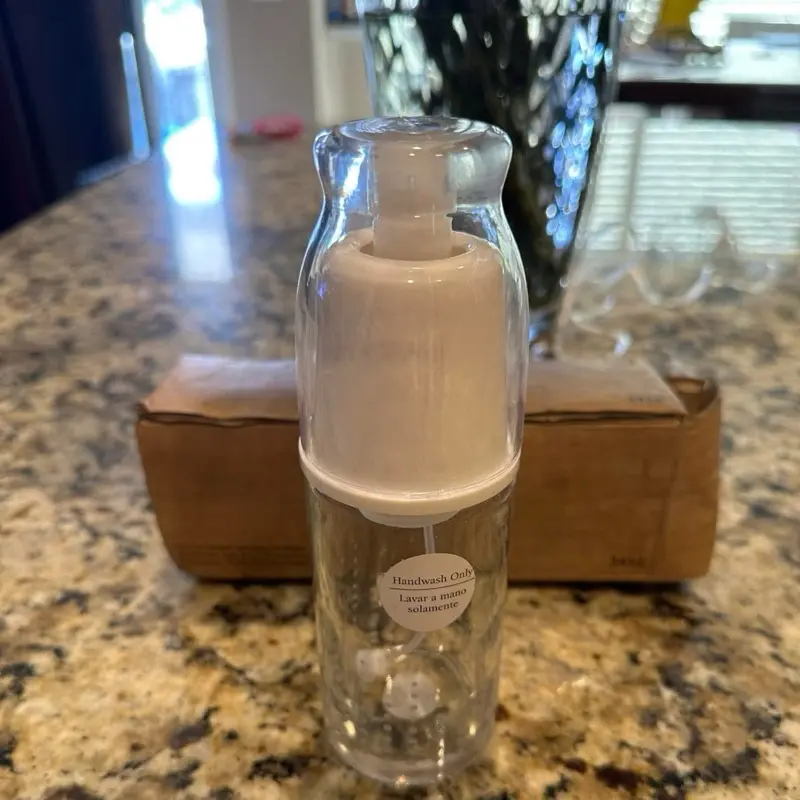 Oil Mister Dispenser - Compact Design for Kitchen Use, Ideal for Home Essentials