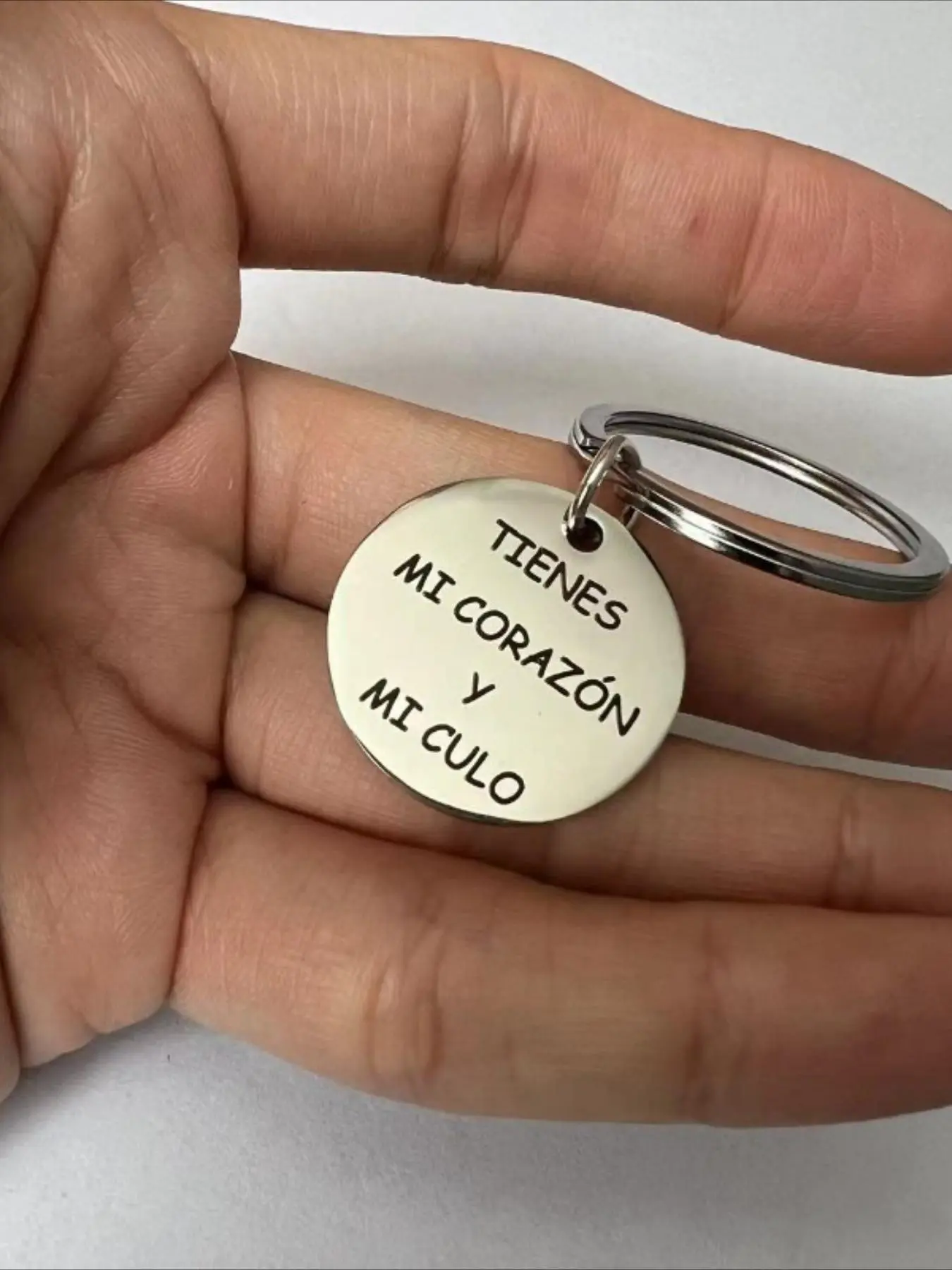 Unisex Novelty Minimalist Personalized Letters Pattern Keychain, Cute Stainless Steel Keychain for Women & Men, Trendy All-match Round Shaped Accessories for Birthday Gift