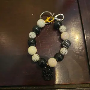 spider keychain woman key
