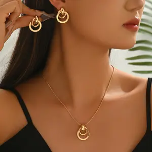 Geometric Polished Metal Jewelry Set - High-End, Versatile Earrings and Necklace (Sports & Outdoor Accessories Complement)
