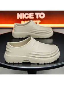 These men's chef mules feature a 4.0cm cloud-soft thick sole. The waterproof, easy-to-clean EVA upper delivers ultimate comfort for long kitchen shifts. Footwear