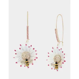 Betsey Johnson FLOWER BEE EARRINGS WHITE
