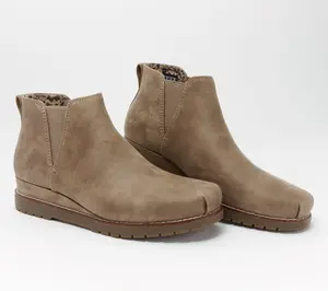 Skechers BOBS Vegan Washable Chill Wedge Boots - CruisinAltitude