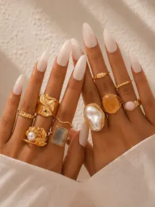 10 Pcs Women's Fashion Stackable Rings, Vintage Chunky Boho Faux Pearl Wrinkle Artificial Gem Wide Band Irregular Ring Set, Gift for Girlfriend Mom