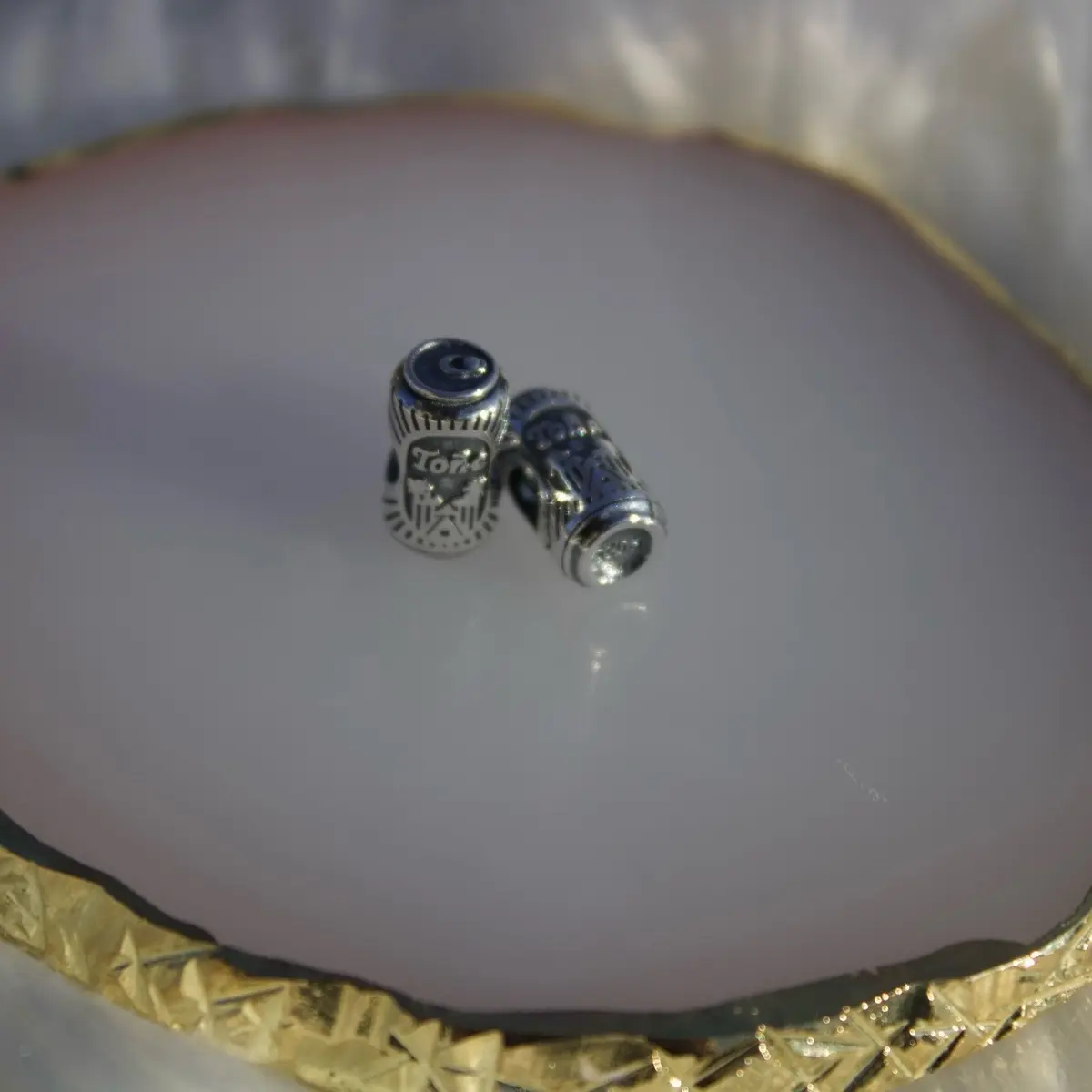 Toña charm