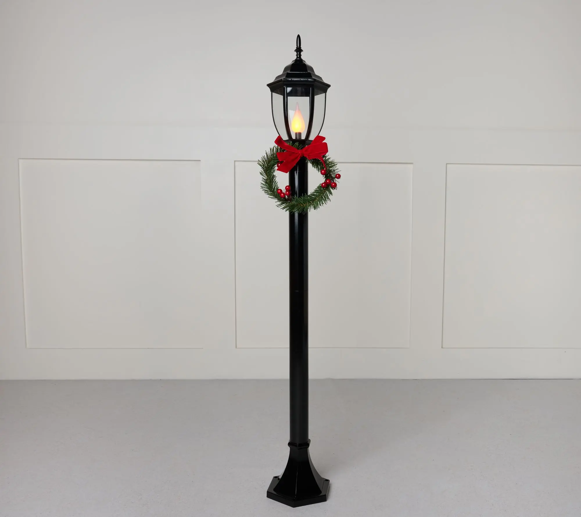 Mr. Christmas Adjustable Height Vintage Lamp Post Mr. Christmas Adjustable Height Vintage Lamp Post