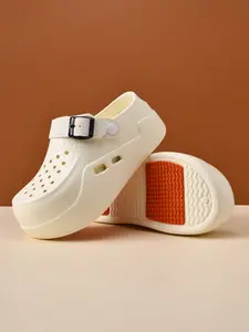 Trendy Holey Shoes for Women, Simple Fashion Slip-On Sandals, Soft Sole, Sizes 35-40, Versatile and Comfortable Footwear