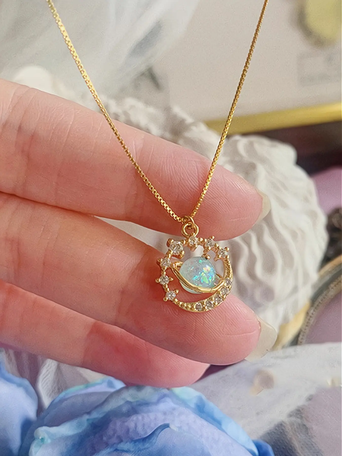 Artificial Opal Planet Necklace, Saturn Earth Globe Mercury, Dreamy Cosmic Astronomical Ball, Elegant Design for Women and Girls, Galaxy Necklace, Alloy Pendant Necklace