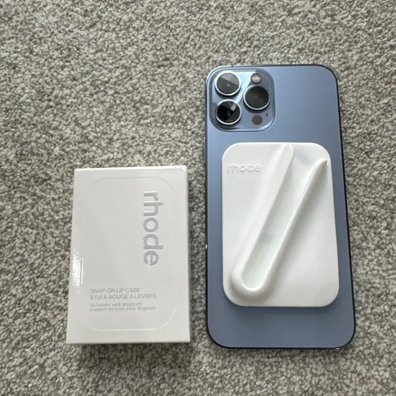 Free lipgl0ss+Sale 65%) Rhode Snap-On Lip Case MagSafe Phone