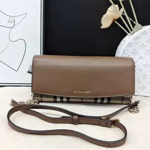 Pre-owned BURBERRY Leather Shoulder Bags 7.8'' R18159 Shoulder Bag C10141734816 0611 T3 Mia