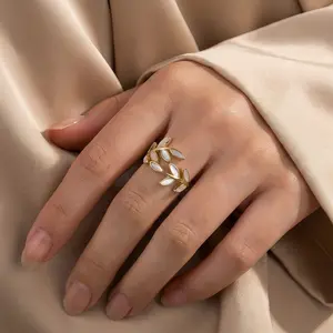 White Enamel Leaf Ring Adjustable for Women Minimalist Open Ring Irregular Leaf Ring Year-Round Gifts for Plant Lovers, Party Accessories, Floral Motif, Durable Plating, Fashion Lovers