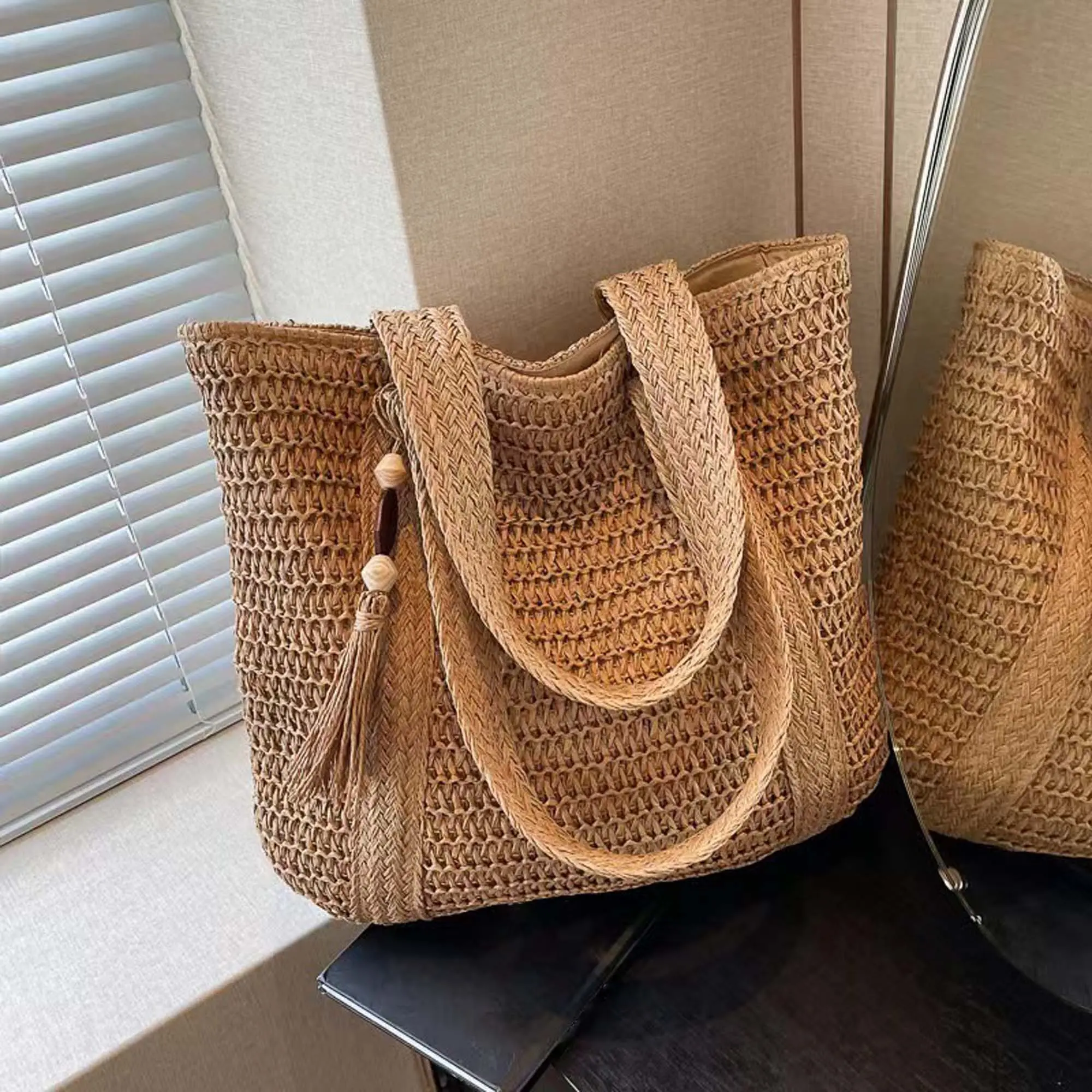 Straw Beach Bags for Women Large Woven Tote Bag Summer Shoulder Bag with Smooth Zipper Casual Portable Handbags Purse for Vacation Holiday