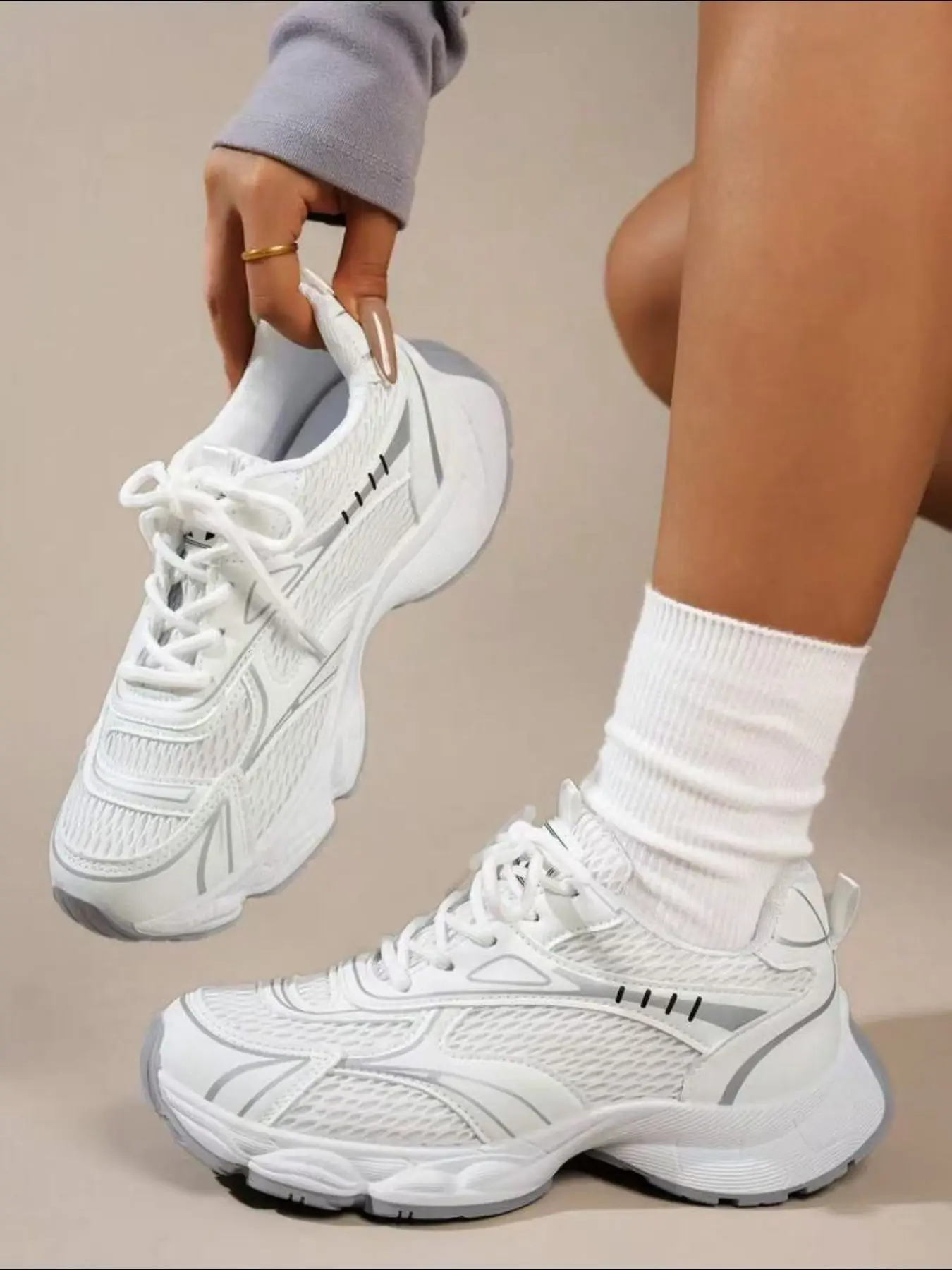 Women's Breathable Thick Sole Running Shoes, Mesh Design, Height Increasing Sole, Round Toe Comfort, Casual Sports Sneakers, Workout Sneakers, Athletic Running Shoes, Running Training Shoes, Sporty Running Fashion, Running Training Footwear