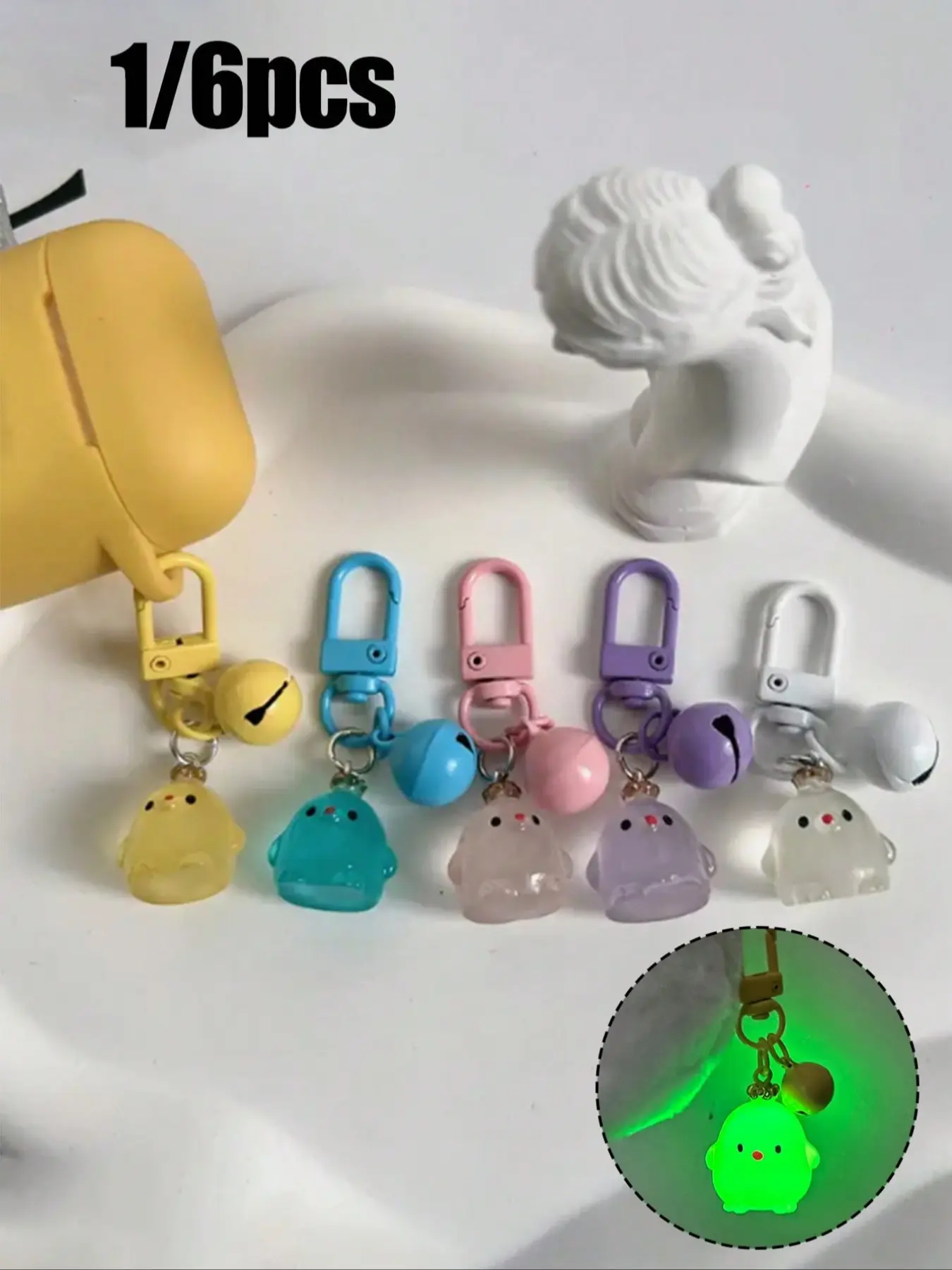 Glow-In-The-Dark Keychain, Cute Chicken Design, Charming Design, Durable Resin Material, Perfect Gift for Birthdays & Valentine's Day, Ladies' Accessory, Glowing Keychains, Gift Ready