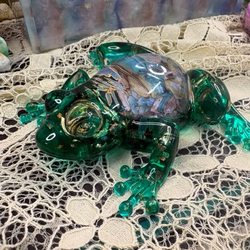Tea and Sympathy Handcrafted Resin Frog Figurine - Green Resin Material, Unique Design, Decorative Ornament meaningful gift