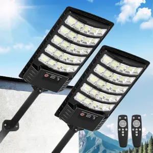 New outdoor solar street light, super bright solar light with outdoor waterproof motion sensor and dawn-to-dusk function, IP66 waterproof solar street light with remote control, suitable for courtyard, parking lot (2 pieces set)