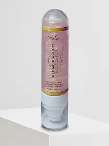 Boss Glow Elixir – Hold Me Down Spray | Shimmer Setting Spray with Hyaluronic Acid & Niacinamide