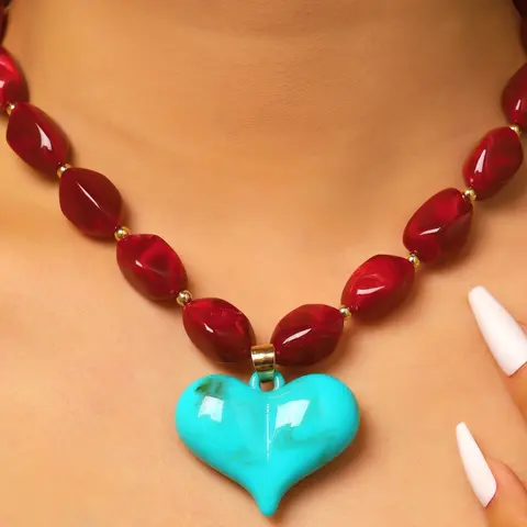 Dopamine Colorful Resin Heart Necklace, European and American Style Exaggerated Irregular Bead Chain, Vacation Style Chunky Beaded Accessory, Heart Pendant Necklace