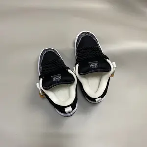 Small niche design sense, black and white thick soled skateboard shoes, thick rope shoelaces, vintage denim bread shoes, versatile, personalized, trendy and casual shoes