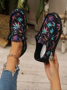 Lightweight Women's Loafers, Geometric Pattern Round Toe Flat Shoes, All-Season Comfortable Footwear, Perfect for Everyday Wear, Slip On Shoes, Casual Flats