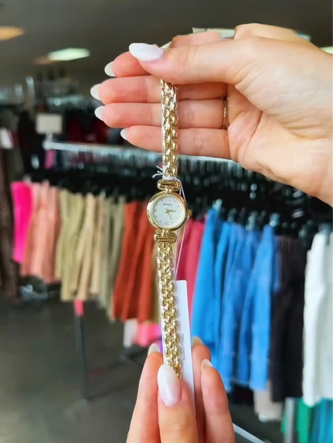 Round Dial Gold Bracelet Watch Women's Oval Band Dress Watch Fashion Wristwatch