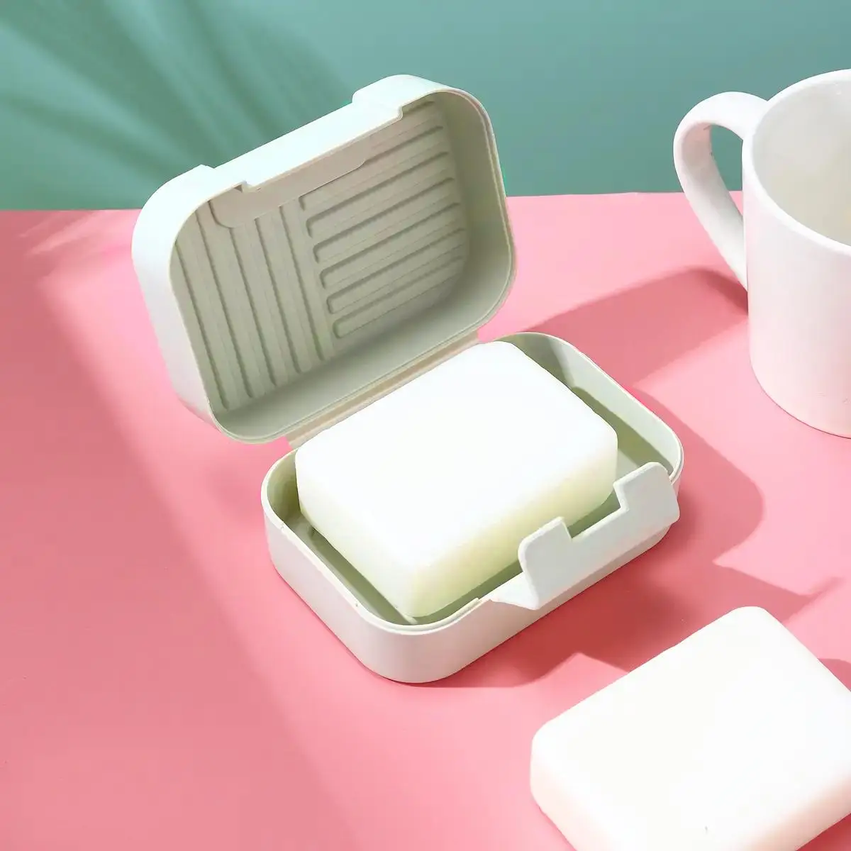 Portable Soap Dish with Lid, 1/2 Counts Waterproof Plastic Soap Dish, Soap Storage Tool for Bathroom & Dormitory, Summer Fathers Day Gift