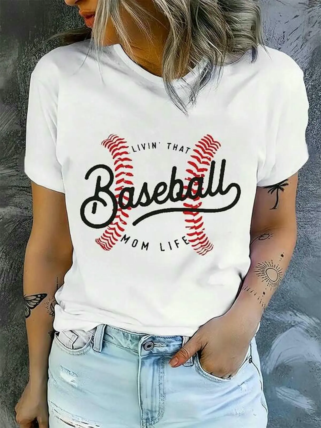 LIVIN' THAT Women' Baseball Mom Shirt - Stylish White Blouse with Crossed Red/White Baseballs & Cursive 'Baseball' & 'MOM LIFE' Print - Casual Outfits Suitable for Baseball Moms, Year-Round Wear, Machine Washable