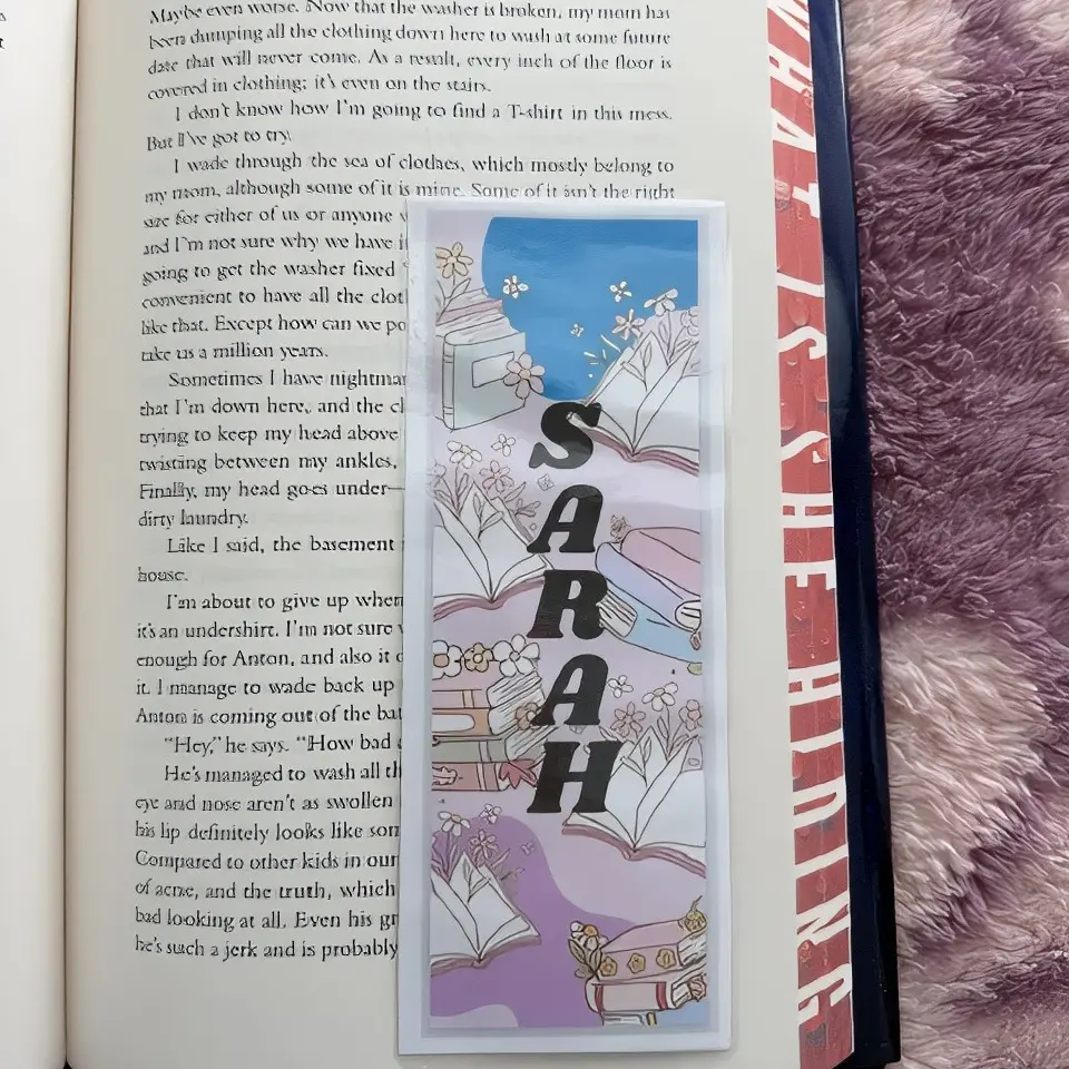 Customizable name bookmark with floral decorations