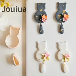 2pcs/set Cute Cat Shape Polymer Clay Cutters for Earrings & Jewelry Making Dangle Kitty Design Soft Pottery Clay Molds for DIY Pendant & Necklace Decoration Making Animal Shaped Sharp PLA Cutouts for Earrings
