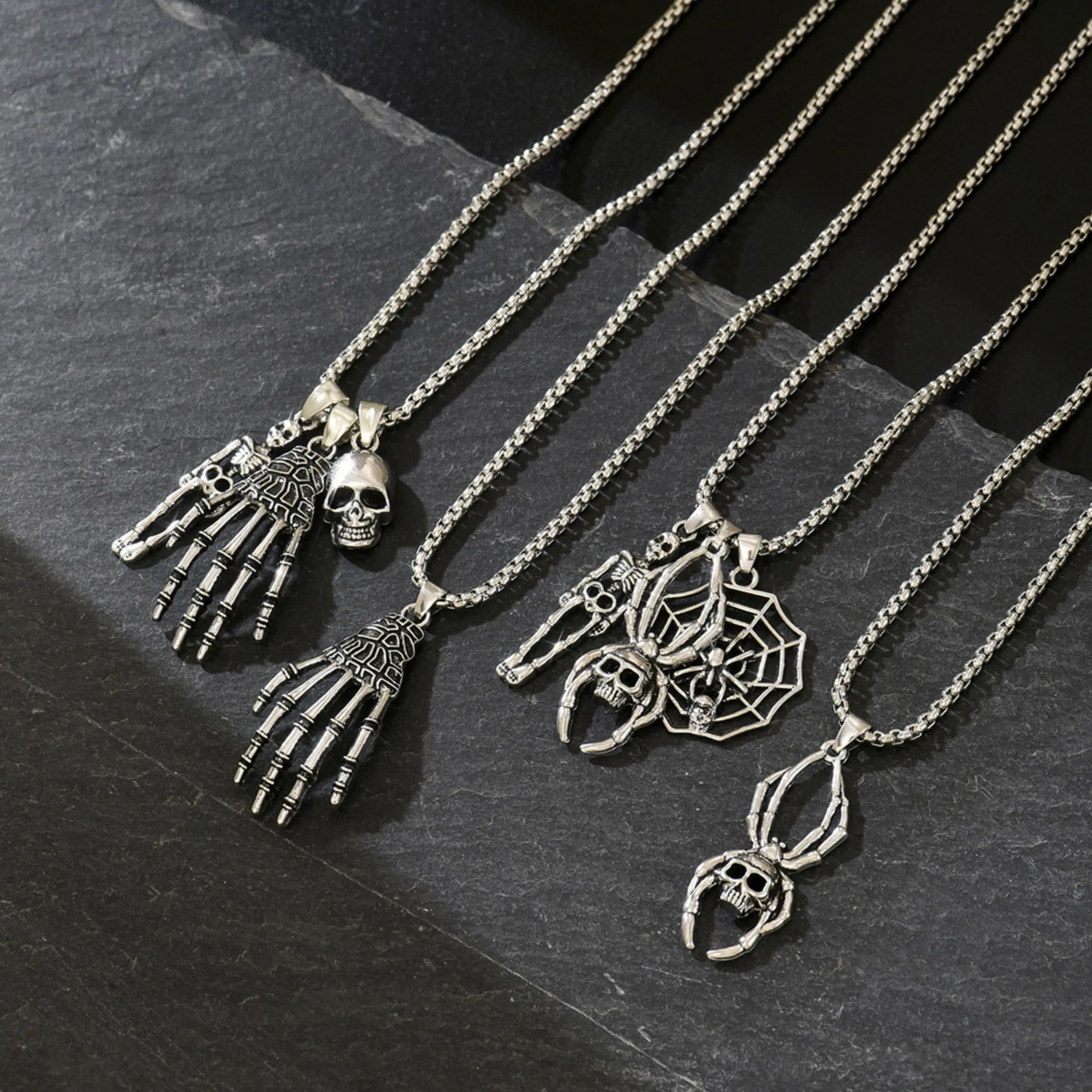 1 pcs Pirate Necklace,Skull Necklace,Necklace for Men&woman,Holiday Party Accessories Gifts,Modern Versatile Accessories
