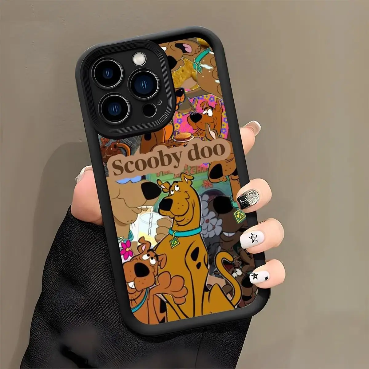 Y-Cute Scooby-Doo Collage Smartphone Casing - Protective Handheld Cellphone Cover for iPhone 11 12 13 14 15 16 17 Pro Max, Samsung S22 S23 S24 S25 Ultra Devices