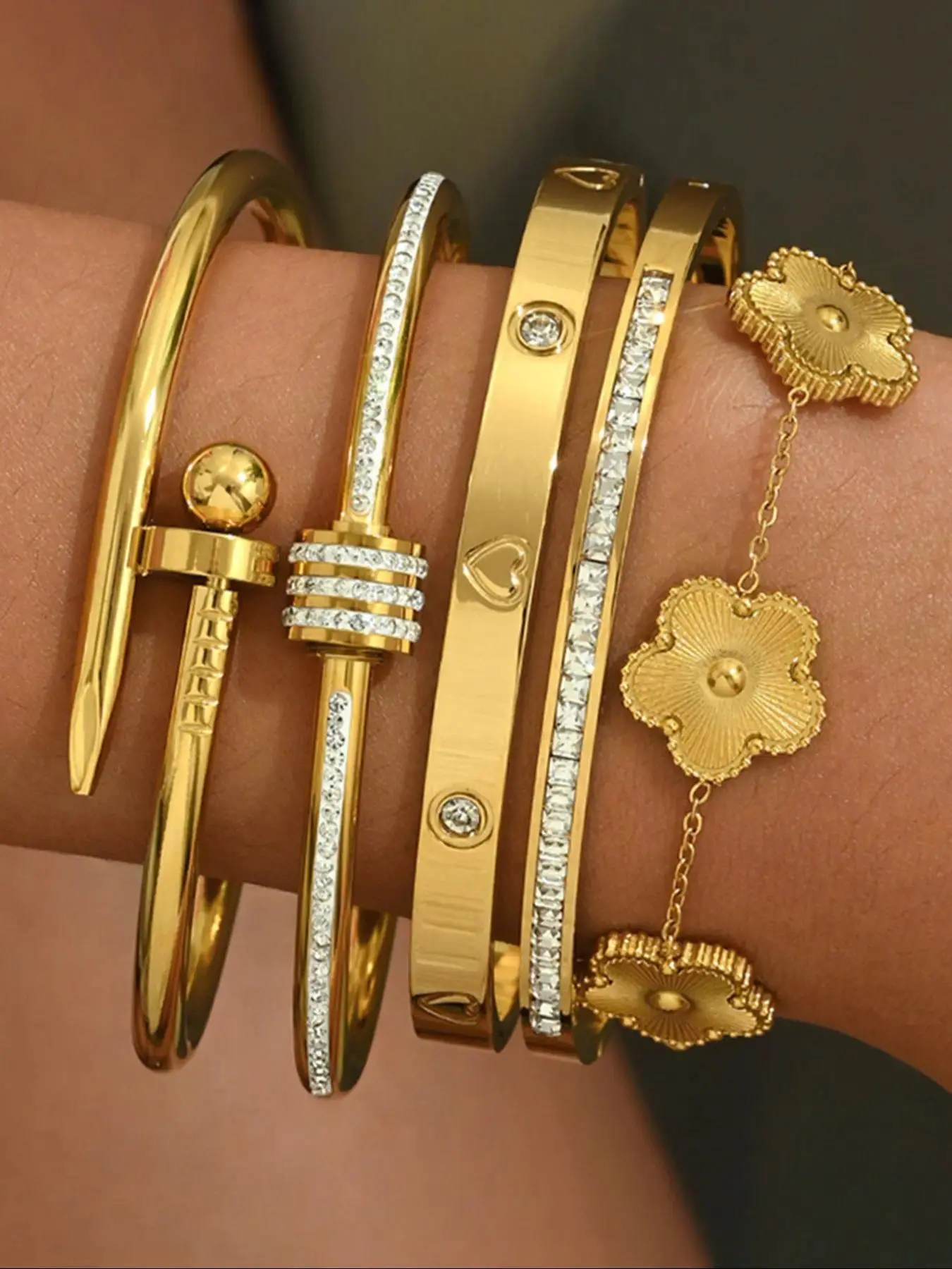5-Piece Fashion Stainless Steel Layered Bracelet Set, Rhinestone Bangle Bracelet for Holiday Gift；18K stainless steel jewelry that is not easily faded;Suitable gifts for various festivals, Stacking Bangles, Bracelets Stack