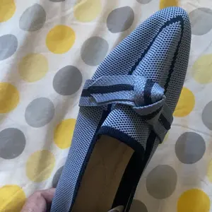 review image 0