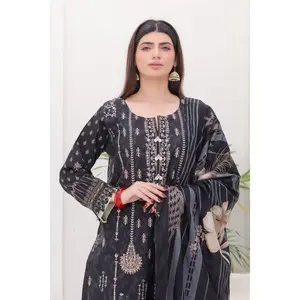 Midnight Noir 3-Piece Embroidered Lawn Set (Bana Dora)