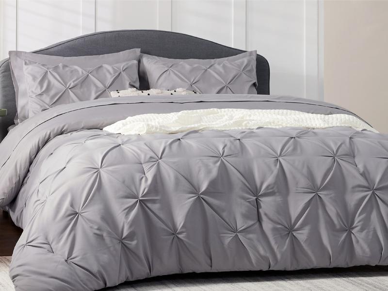 7 PCS-Bedsure Soft  Pintuck Messy Bedding Sets - Multi-Color,Cloud-like,Ultra-Soft,Machine Washable,Luxury Bedroom Decor Accessories,Breathable,All-Season King Size Comforter Sets,Hotel Quality, Restful Sleep, Geometric Pattern