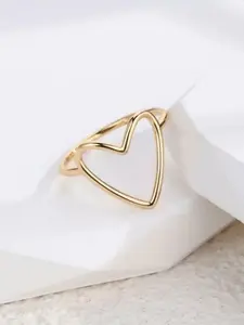 A fashionable love ring, suitable for daily wear, vacation dates, and other occasions, and also a surprising and exquisite small gift.